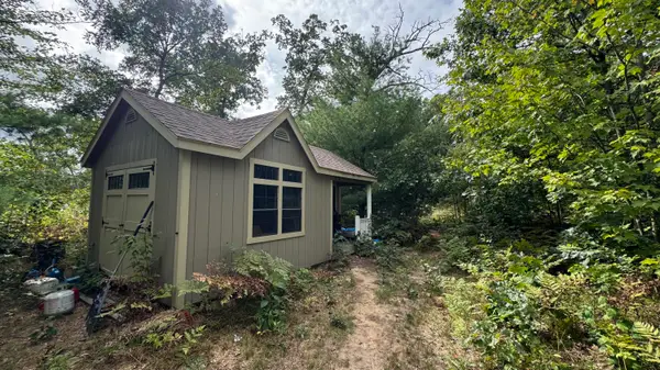 6621 N Woodbridge Drive, White Cloud, MI 49349