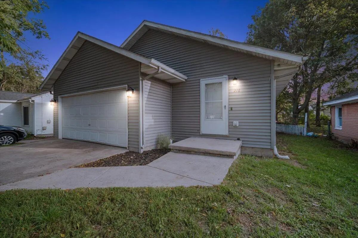 216 Maplelawn Street Se, Kentwood, MI 49548 - #1
