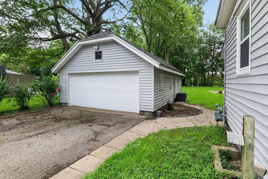 635 S Saint Joseph Avenue, Niles, MI 49120 - #3