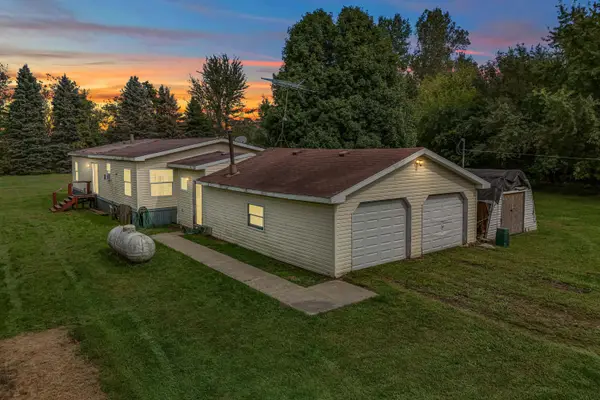 474 Clarendon Road, Quincy, MI 49082