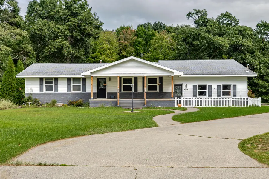 860 Glenwood Avenue, Muskegon, MI 49445 - #2