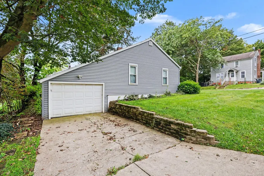 208 N Oak Street, Buchanan, MI 49107 - #3