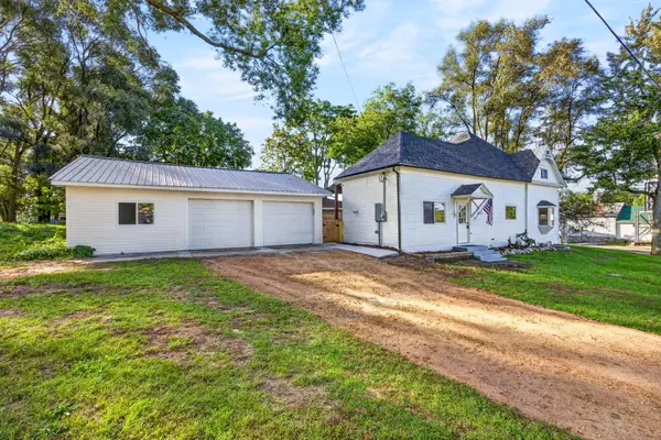 212 E 2nd Street, Trufant, MI 49347