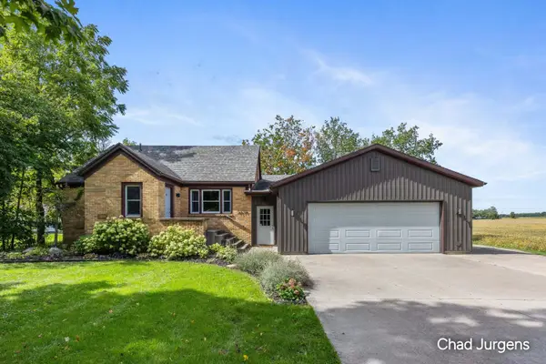 9379 Kalamazoo Avenue Se, Caledonia, MI 49316