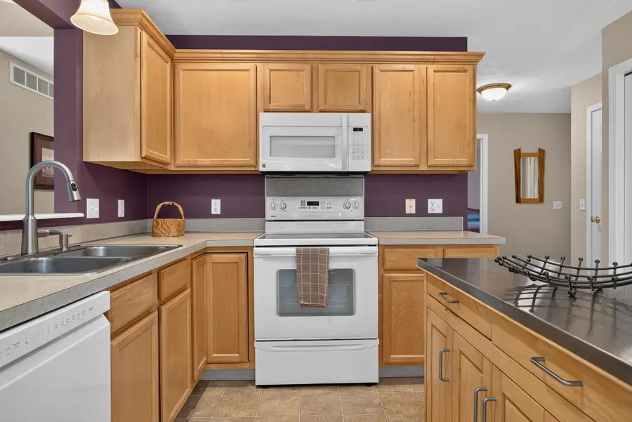 255 Timber Creek Circle Nw, Comstock Park, MI 49321 - #3