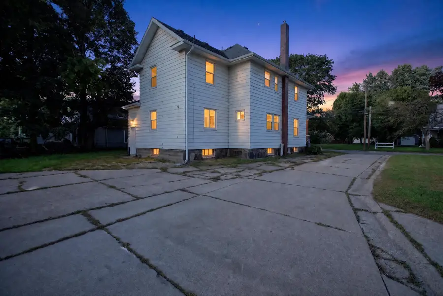 211 Orange Street, Jackson, MI 49202 - #2