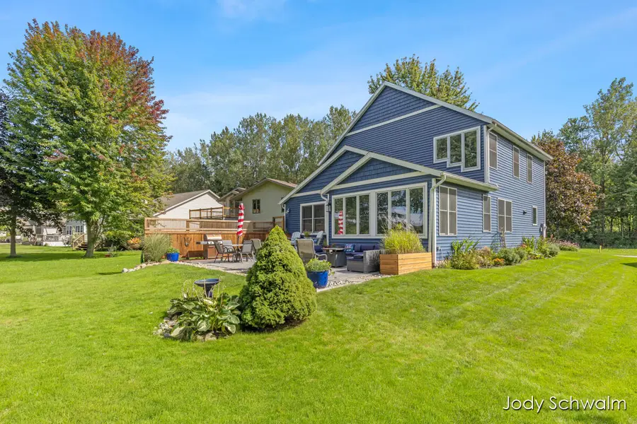 7121 Hass Drive Ne, Comstock Park, MI 49321 - #2