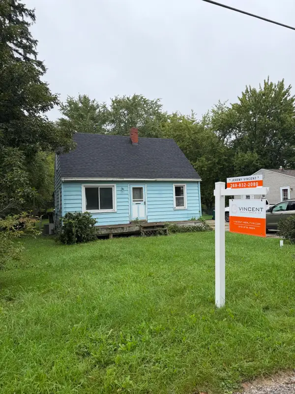 122 W Fairfield Avenue, Lansing, MI 48906