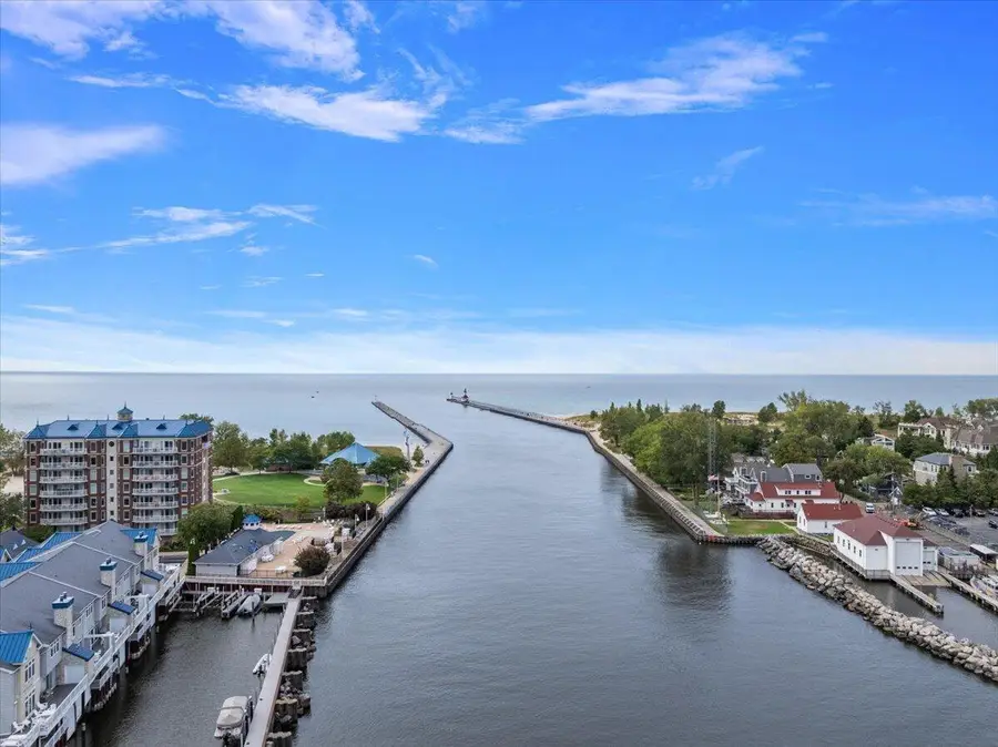 260 Water Street #5E, Saint Joseph, MI 49085 - #2