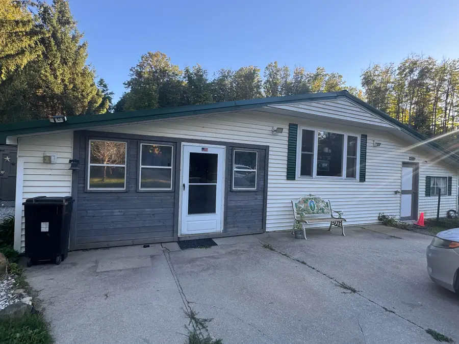 109 Forest Tr., Leroy, MI 49655 - #2