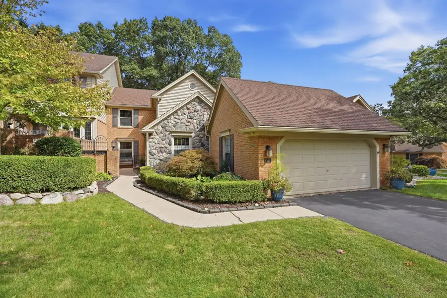 4539 Golf View Drive, Brighton, MI 48116 - #3