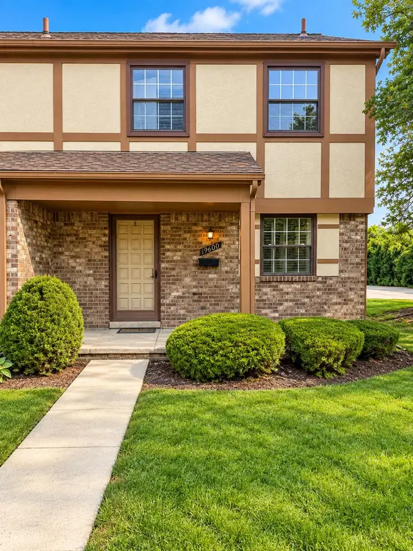 19600 Raleigh Circle S, Southfield, MI 48076