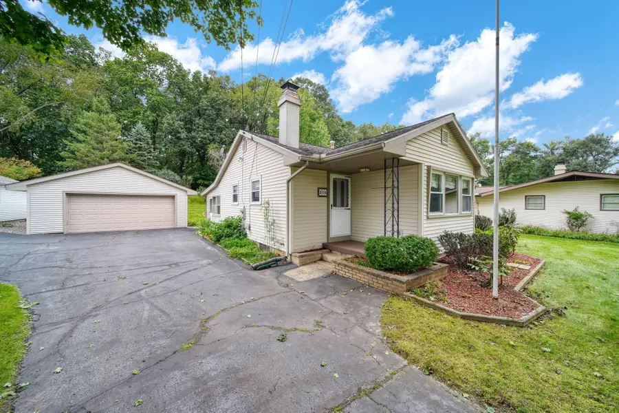 216 Sagamore Street, Jackson, MI 49203 - #2