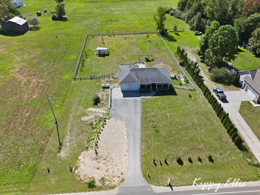 16064 Lincoln Street, Grand Haven, MI 49417 - #3