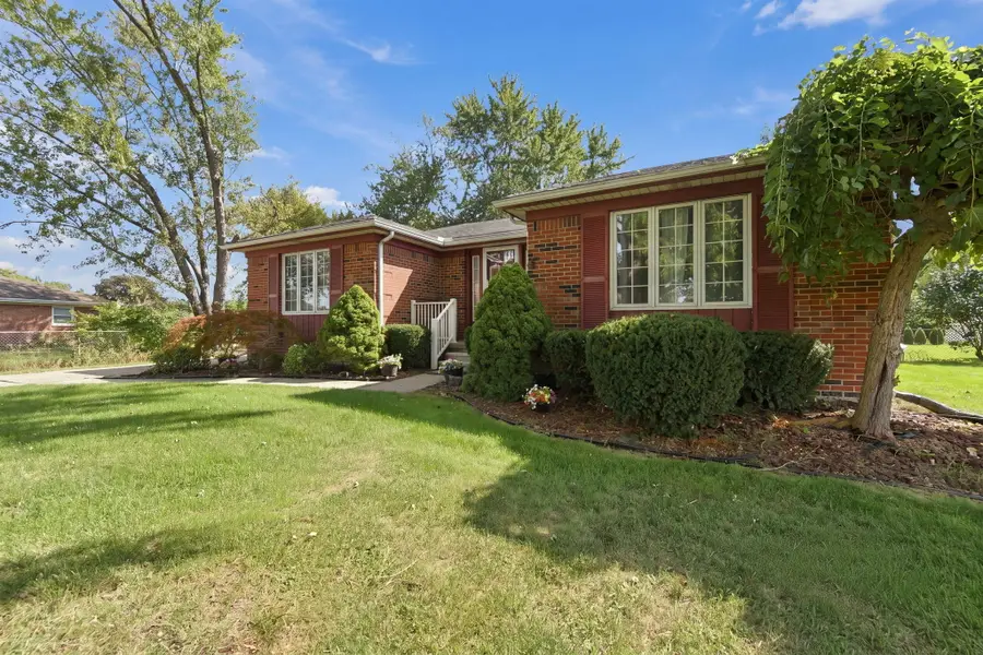 20461 Roche Road, Trenton, MI 48183 - #2