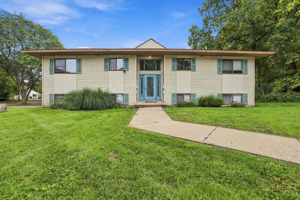 822 NE Carrier Creek Boulevard Ne, Grand Rapids, MI 49503 - #1