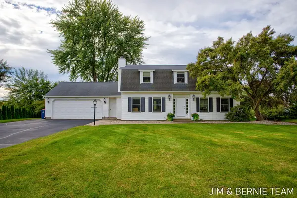 310 W 48th Street, Holland, MI 49423