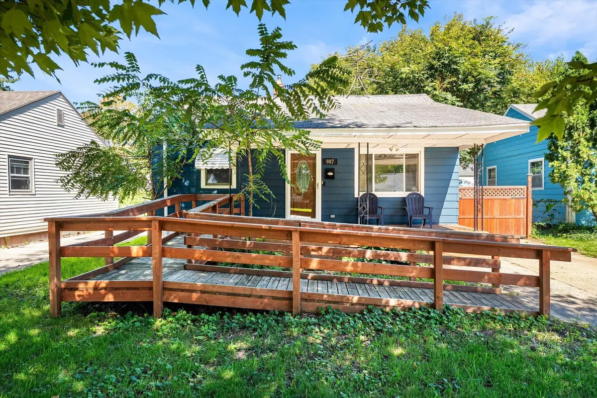 907 California Street Nw, Grand Rapids, MI 49504 - #1