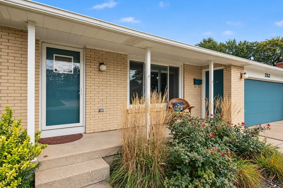 252 Edison Park Avenue Nw, Grand Rapids, MI 49504 - #2