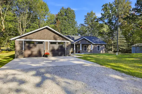 6742 Abbey Lane, Canadian Lakes, MI 49346