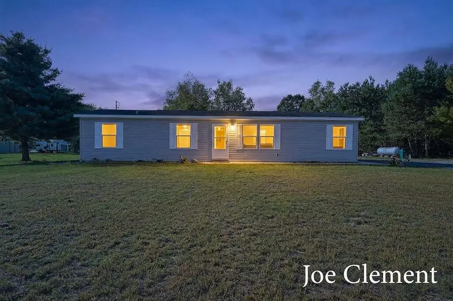 5600 W Limbaugh Lane, Fremont, MI 49412 - #2