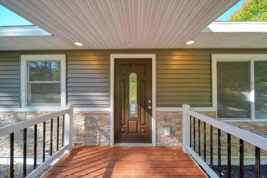 627 Vaughn Street, Eaton Rapids, MI 48827 - #3