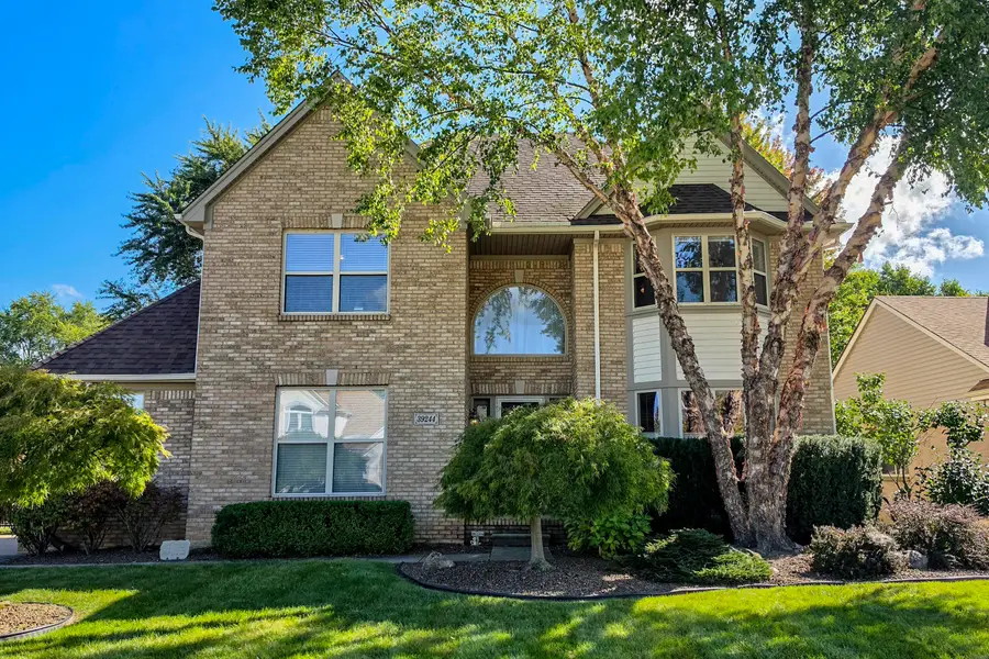 39244 Canterbury Drive, Harrison Township, MI 48045 - #2