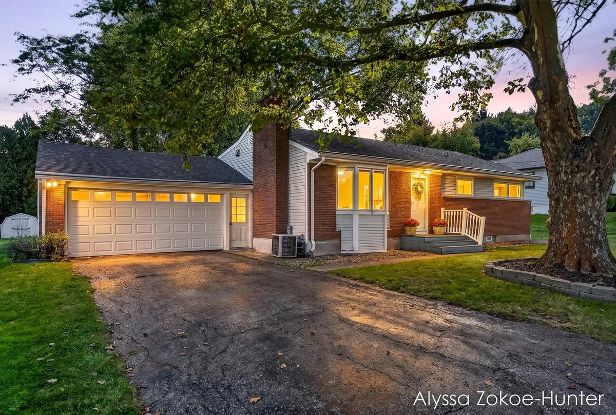 1938 Moerland Court Nw, Grand Rapids, MI 49504 - #1