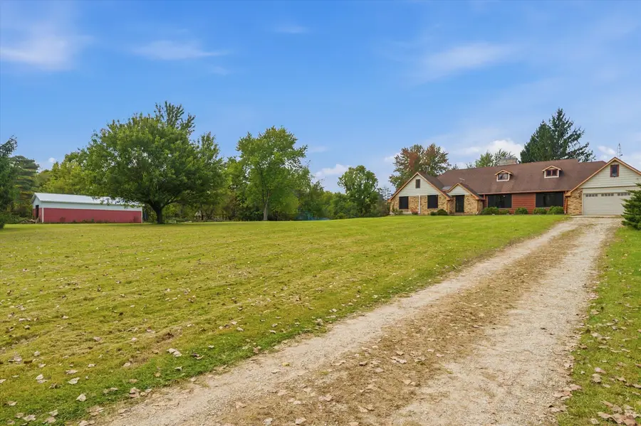 9112 E Miller Road, Durand, MI 48429 - #2