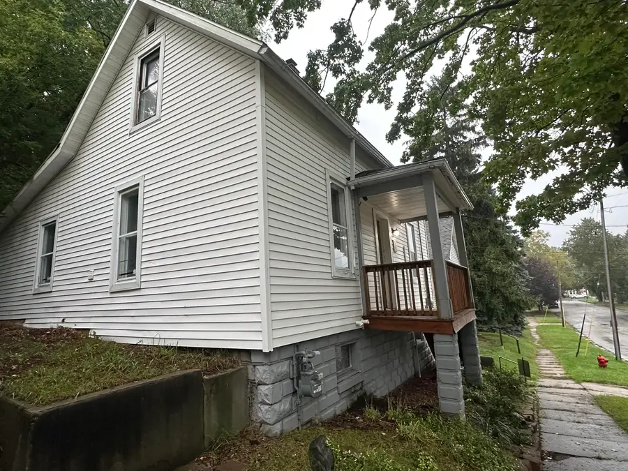 526 Davis Street, Manistee, MI 49660 - #3