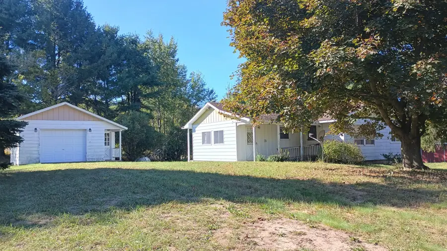 617 W Sugar Grove Road, Scottville, MI 49454 - #2
