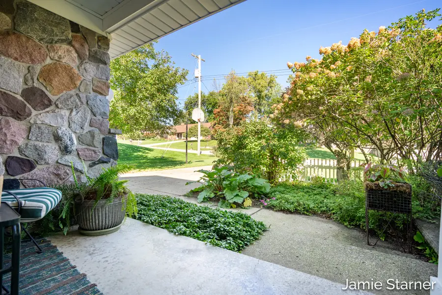 2110 Blueberry Drive Nw, Grand Rapids, MI 49504 - #3