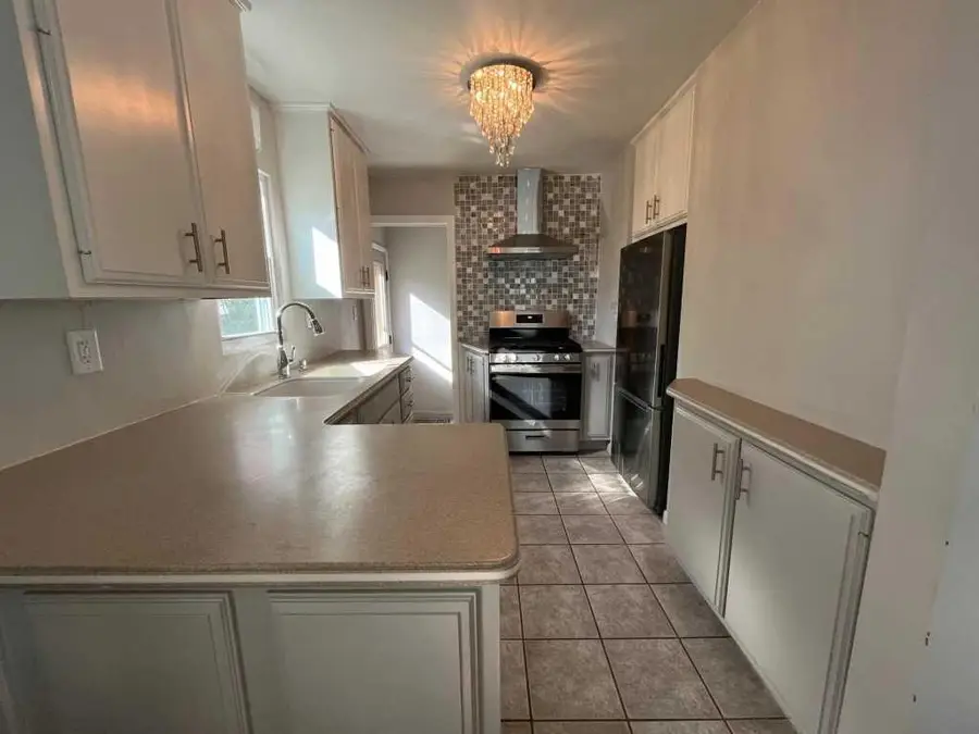 1119 Chrysler Street, Kalamazoo, MI 49048 - #3
