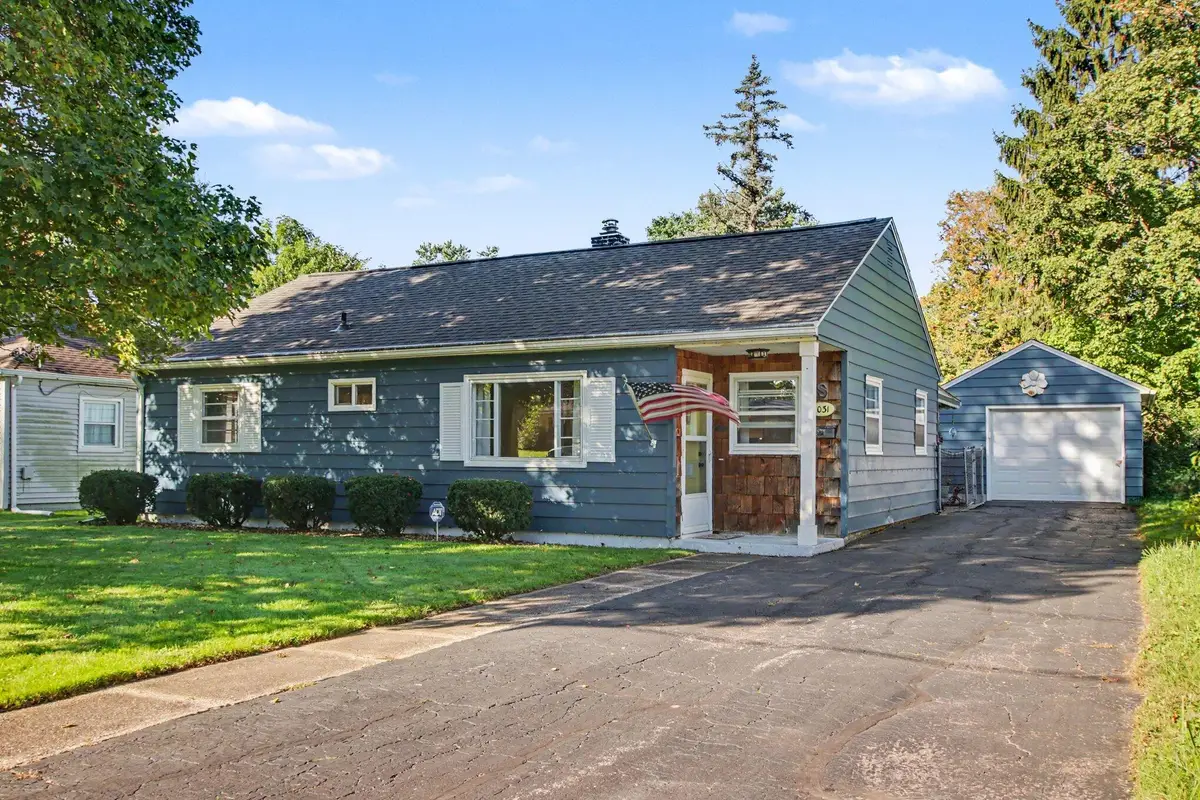 1031 Chrysler Street, Kalamazoo, MI 49048 - #1