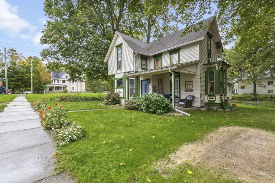 208 E Jefferson Street, Cassopolis, MI 49031 - #2