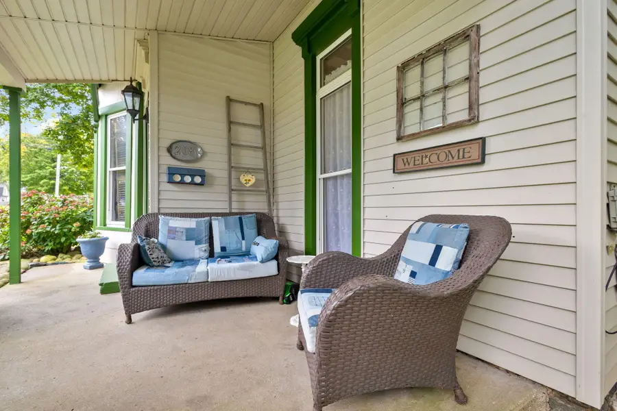208 E Jefferson Street, Cassopolis, MI 49031 - #3