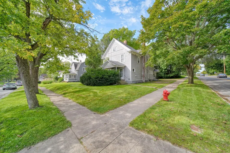 735 W High Street, Jackson, MI 49203 - #2