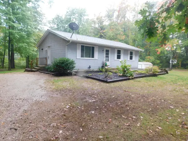 1380 18 Mile Road, Kent City, MI 49330