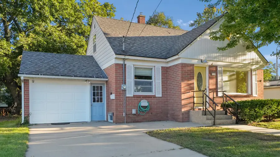 11 W Mckinley Avenue, Zeeland, MI 49464 - #2