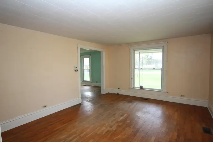 304 E Prairie Street, Vicksburg, MI 49097 - #3