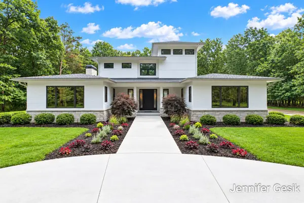 7775 Sudbury Lane Se, Ada, MI 49301
