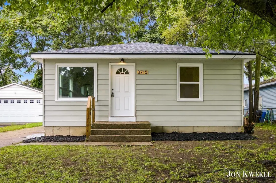 3715 Flamingo Avenue Sw, Wyoming, MI 49509 - #2