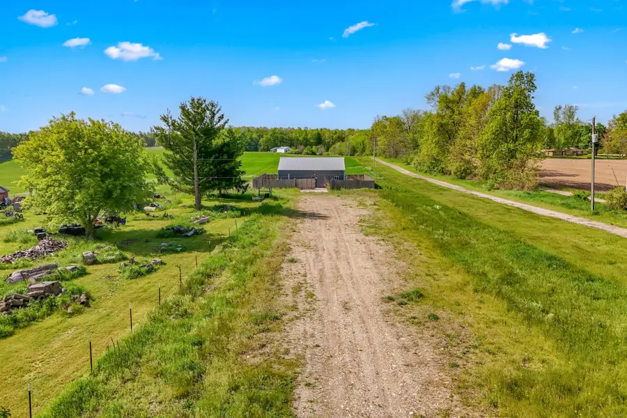 7505 E Reading Road E, Pittsford, MI 49271 - #3
