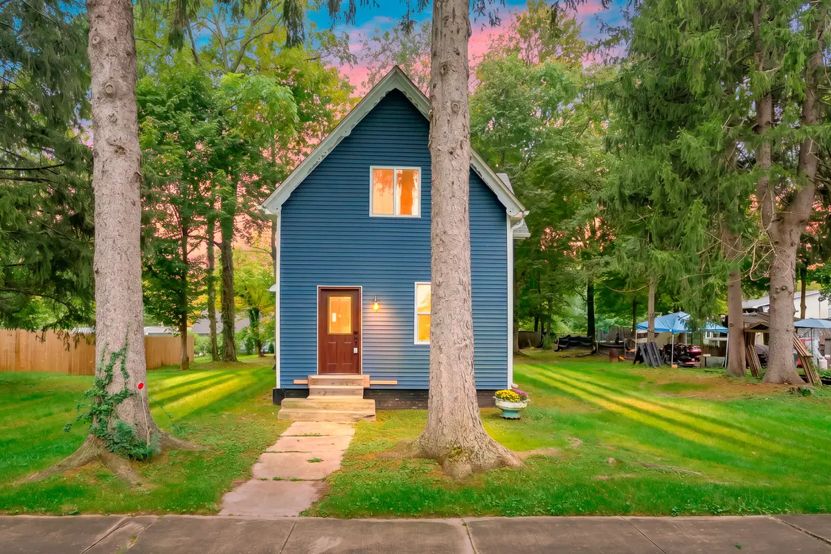 322 E James Street, Lawrence, MI 49064 - #1