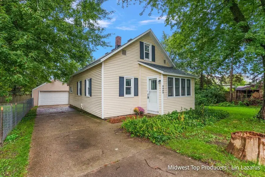 4393 Division Street, Wayland, MI 49348 - #3