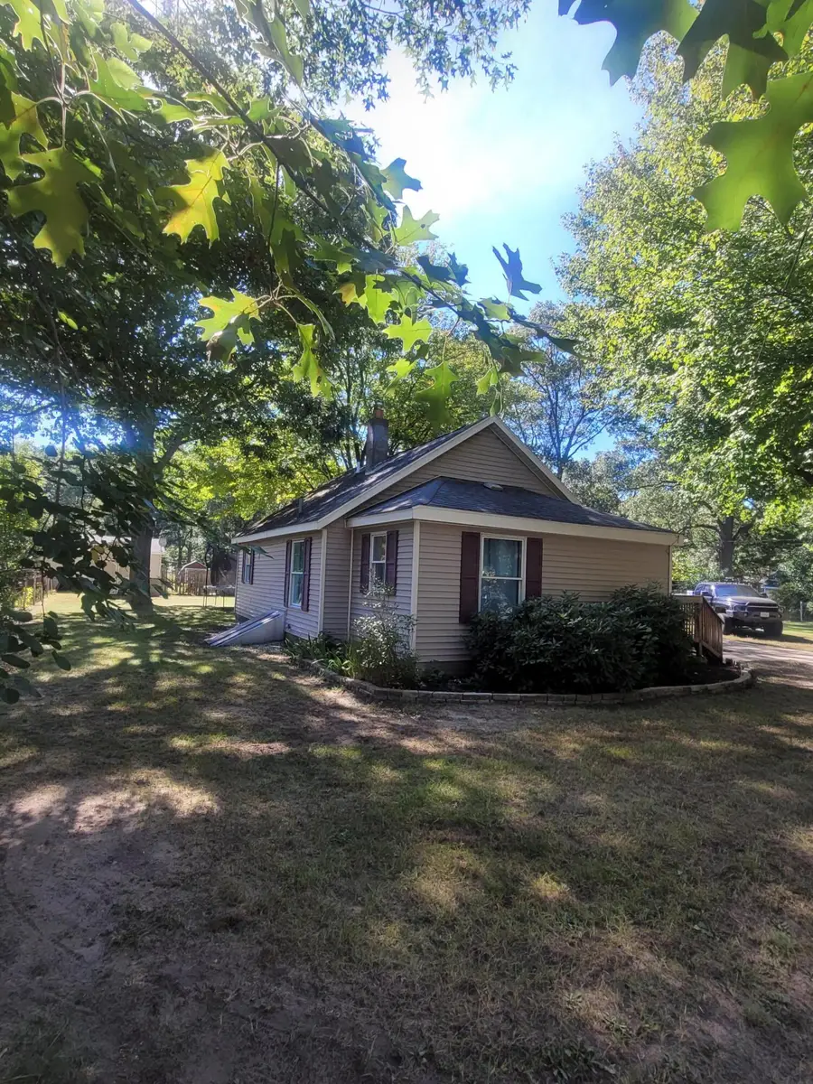 1367 E Summit Avenue, Muskegon, MI 49444 - #2
