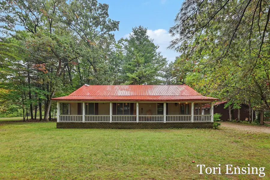 21 Riverview Drive, Greenville, MI 48838 - #2