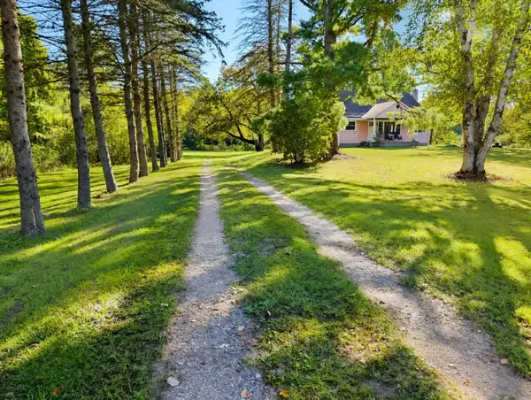 22939 Sherwood Road, Belleville, MI 48111