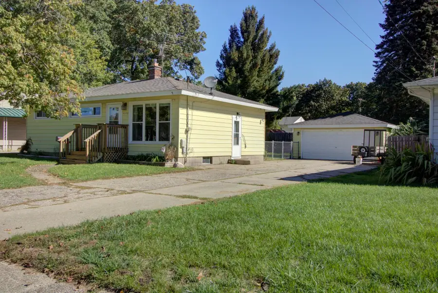 4048 Heron Avenue Sw, Wyoming, MI 49509 - #2