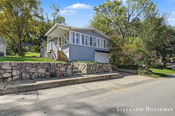 6765 Kitson Drive Ne, Rockford, MI 49341